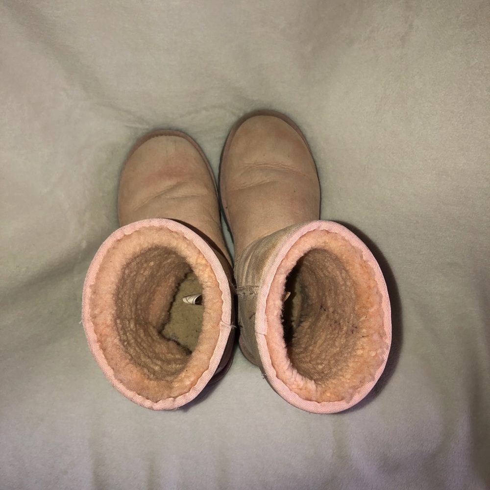 UGG Boots - Picture 3 of 4